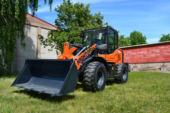 Kloubovy nakladač HT920 4x4 - 2