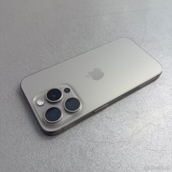 iPhone 15 Pro 128GB, pěkný stav, 12 měsíců záruka - 2