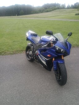 Yamaha YZF R1 - 2