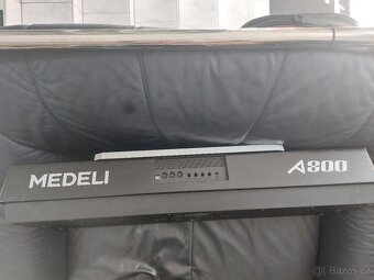 Klávesy Medeli A800, 61 kláves s dynamikou, nabíječka - 2