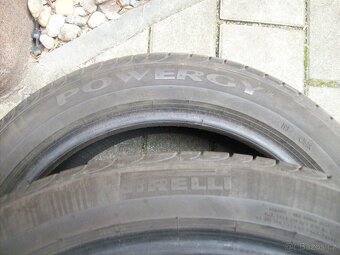 2ks PIRELLI Octavia RS Golf 225.45.17 94Y XL - 2