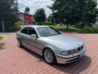 BMW E39 535i V8 - 2