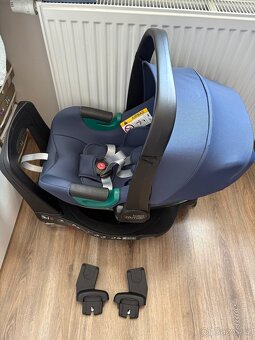 Autosedačka Britax Römer babysafe isense s otočnou základnou - 2