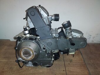 Ducati ST2. Motor - kompletní. - 2