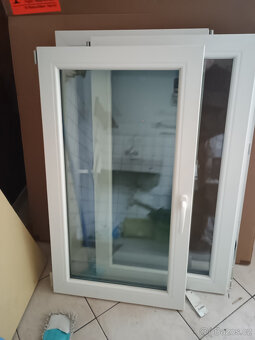 Trojdílné okno, trojsklo. - 2