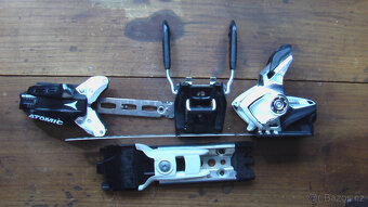 KOMPLETNÍ VÁZÁNÍ NA JEDNU LYŽI ATOMIC - X16 - 2