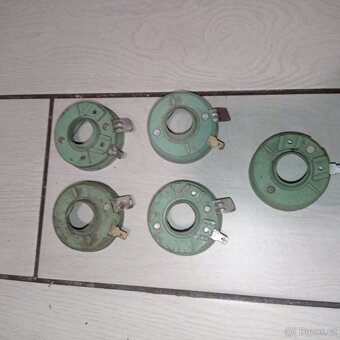 Škoda Octavia Felicia Spartak světlo patice objímka veterán - 2