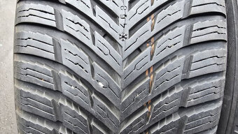 Zimní pneu 225/40/18 Nokian - 2