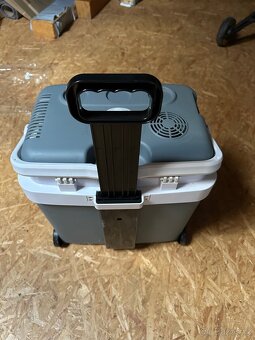 Auto lednička Guzzanti - 2