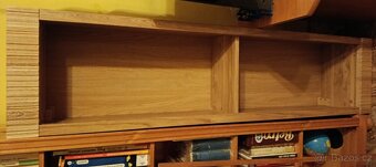 Vysoká skříňka do koupelny a polička na zeď - 2