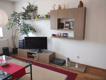 Nábytek obývacího pokoje a jídelny - 2