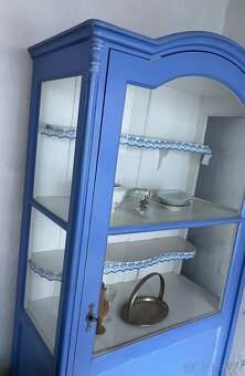 Starožitná skříň - 2