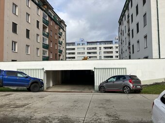 Pronájem garáže ve Větrné ul. (Čtyři Dvory) v Č.Budějovicích - 2