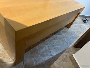 Konferencni stolek / lavice - 2