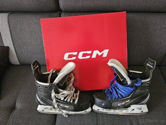 HOKEJOVÉ BRUSLE CCM vel.40,5-6,5 - 2