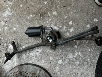 Octavia,golf,audi motůrek předních stěračů - 2