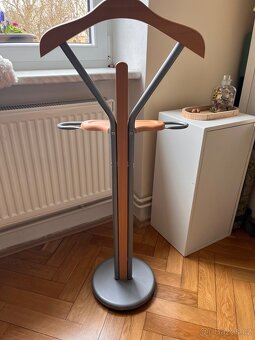 Němý sluha/věšák - 2