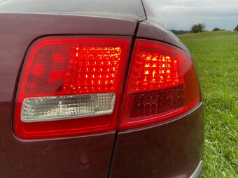 AUDI A8 D3 2002-2010 - ZADNÍ LAMPY - 2