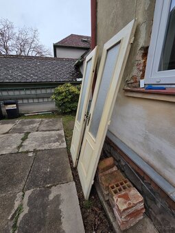 Vchodové dřevěné dvoukřídlé dveře - 2