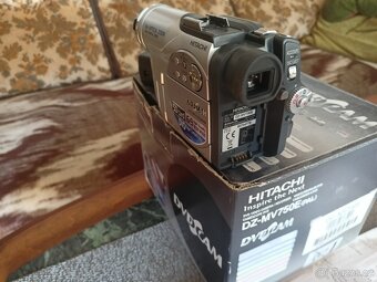 Prodám kameru HITACHI DVDCAM,VHS/C - 2