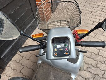 Elektrický invalidní vozík - 2