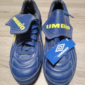 Nové UMBRO sport.boty vel.38 - 2