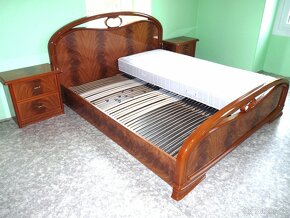 italská lakovaná postel +2 x noční stolky+ 2 x rošty - 2