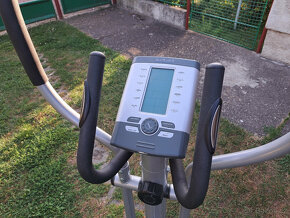 Eliptical značka Infinity - posilovací stroj - 2