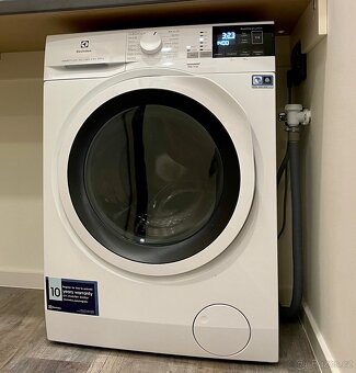 Pračka se sušičkou Electrolux EW7WO448WC - 2