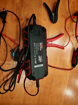Nabiječka Shark CN-4000 12V a 6V baterii - 2