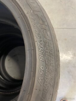 225/45R18 - 2