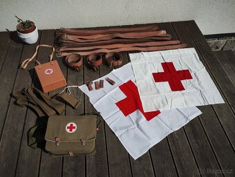 RETRO uniformy ČSAD s visačkami a odznaky-nález z půdy - 2