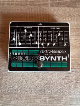 Electro Harmonix Bass Micro Synth Baskytarový efekt - 2