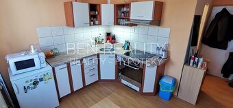 Exlusivně nabízíme na pronájem - byt 1+1 v centru Zlín Dlouh - 2