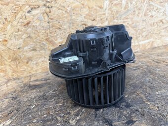 VENTILÁTOR TOPENÍ VW TOUAREG 7P 7P0820021C - 2