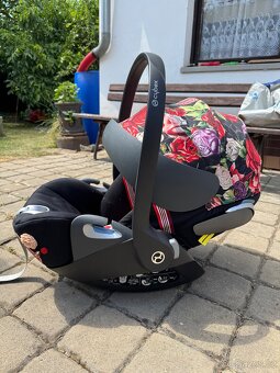 Cybex Cloud Z i-Size s otočnou základnou Base Z - 2