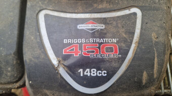 Benzínová sekačka na trávu Briggs & Stratton - 2