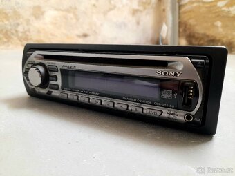 Sony CDX - GT20 - 2