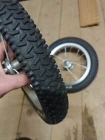 Drátěná kola 12 palců super stav. - 2