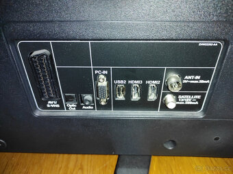 Televizor 40" (102 cm) + settop box - 2