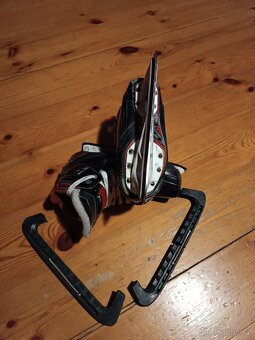 Brankářské brusle Bauer vel 37.5 - 2