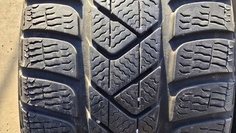 Zimní pneu 215/55/17 Pirelli - 2