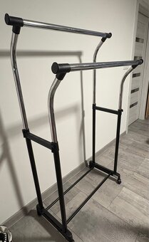 Stojanový věšák na oblečení - 2