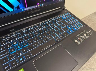 Prodám Acer Predator Triton 300 + napájecí adaptér - 2
