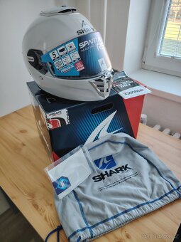 SHARK SPARTAN RS - 2