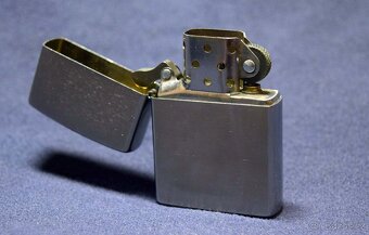zapalovač zippo - 2