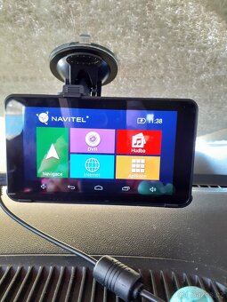 Prodám navigaci s kamerou Navitel - 2