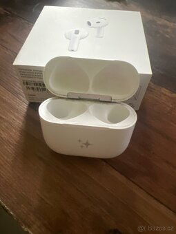 Prodám náhradní pouzdro Airpods 4 (ANC) - 2
