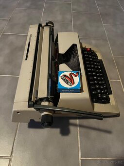 Prodám mechanický psací stroj Consul 2226 - 2