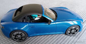 Bruder Roadster s řidičem modrý - 2